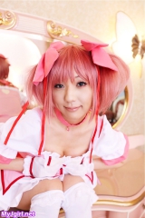 Sexy Japanese Girl Cosplayer 22580