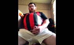 Bear Hunk Masturbating Solo